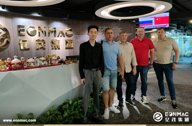 俄羅斯客戶參觀億茂集團和洛陽路通工廠