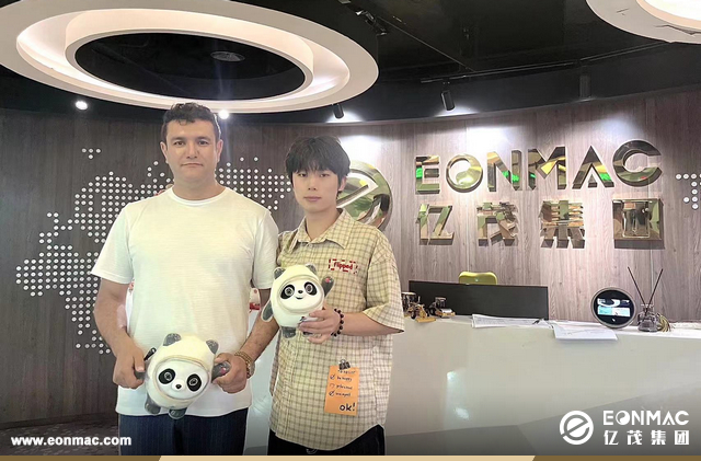 伊朗客戶參觀億茂集團和徐工工廠